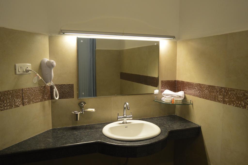 קוטאיאם Hotel Aida מראה חיצוני תמונה